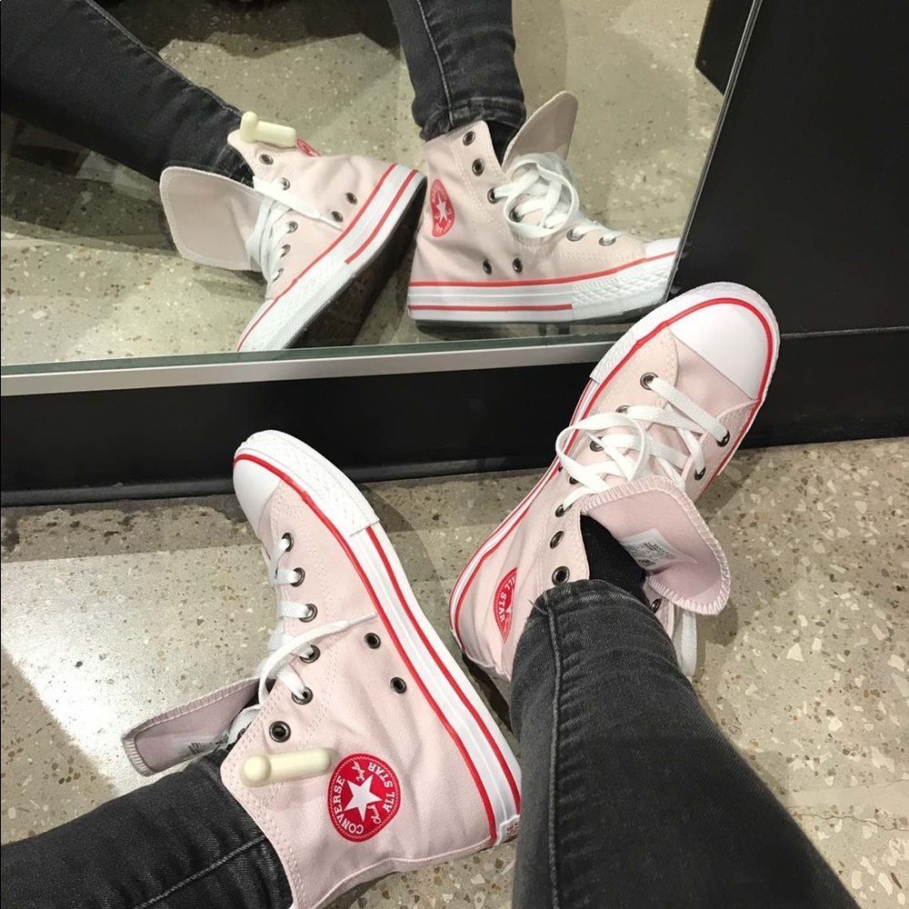 Girls' Converse Chuck Taylor All Star High-Top Sneakers Pink Sizes NIB #660098F - Picture 1 of 11